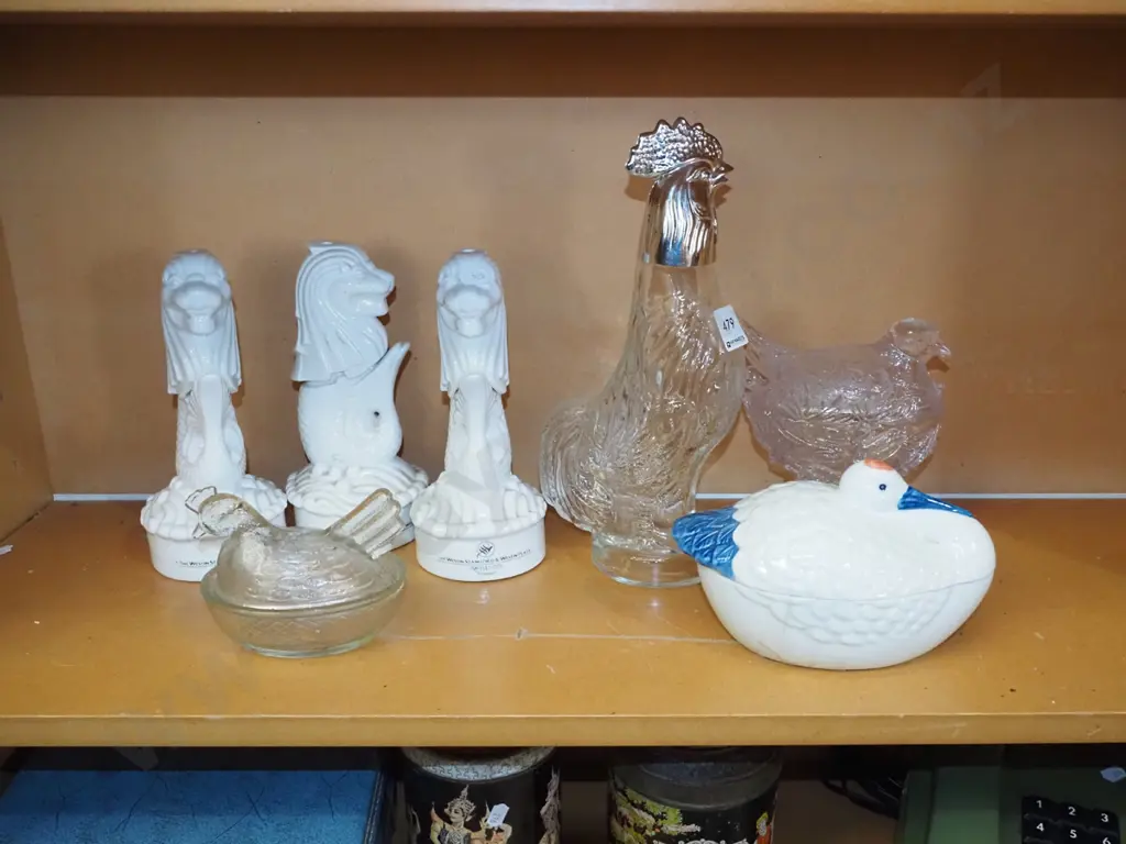 3x Singapore souvenir lidded bottles, 3x bird themed cover dishes, rooster decanter Image 1++