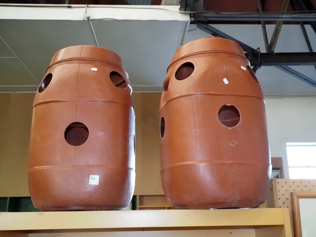 2x large plastic strawberry planters Image 1++