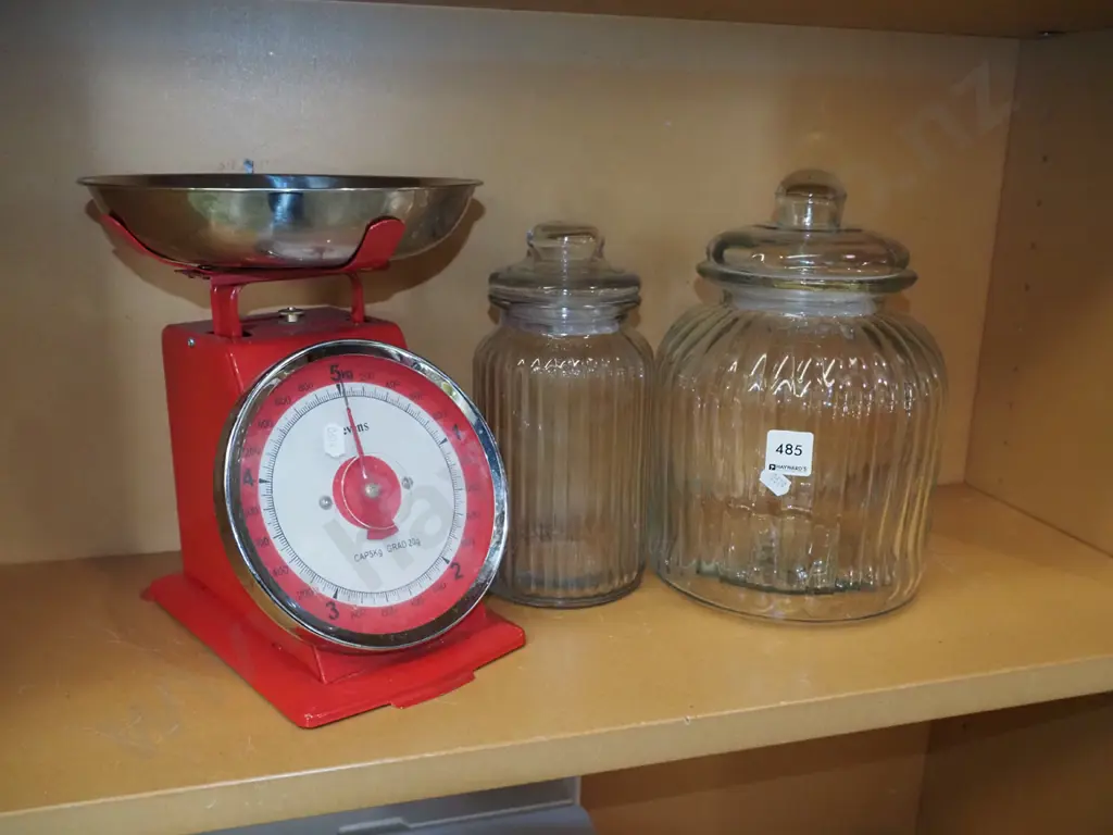 lidded glass canisters, kitchen scales Image 1++