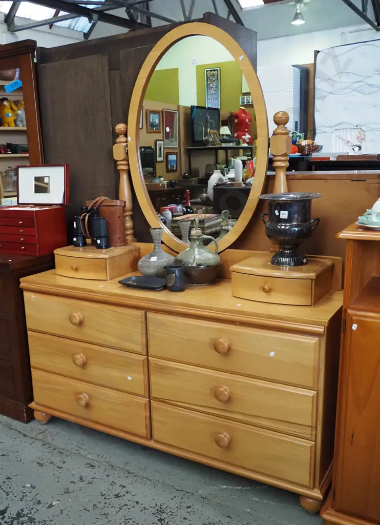 rimu and mdf 8 drawer mirror back dresser H-1720 W-1350 D-400 Image 1++