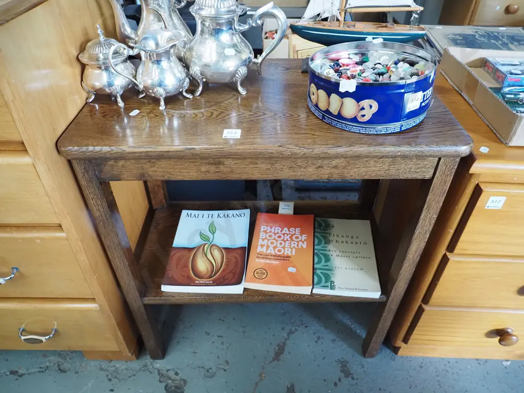 solid oak end table H-640 Image 1++