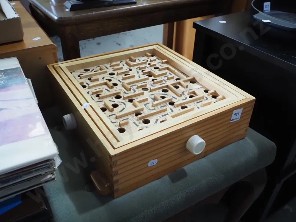 wooden marble maze game Image 1++