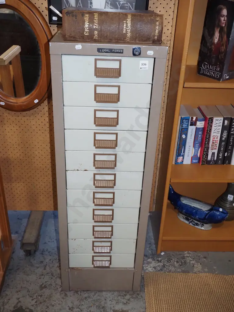 11 drawer filing cabinet - no key H-1020 Image 1++