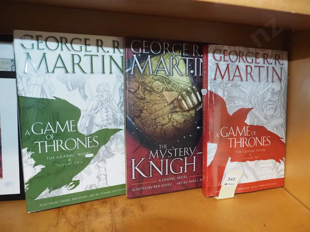 3x Game of Thrones graphic novels Image 1++