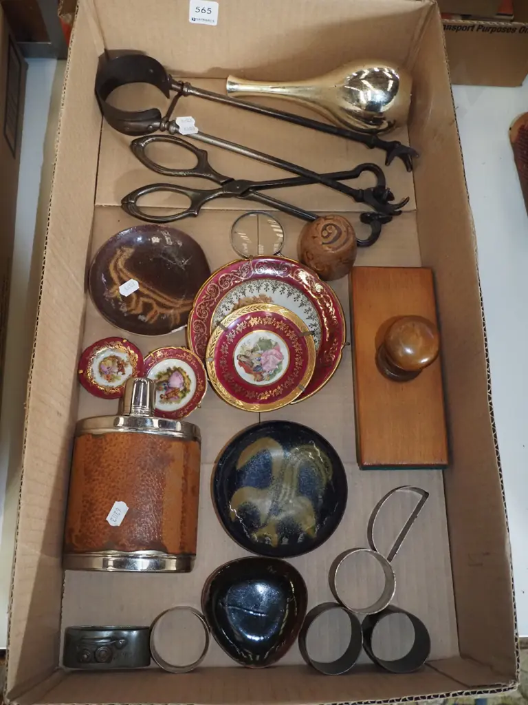 box; Limoges plates, napkin rings, hip flask etc Image 1++