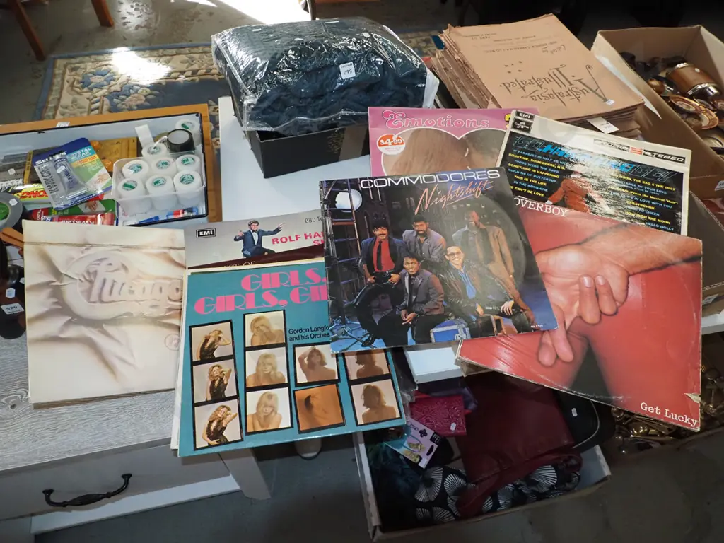 LPs; Commodores, Lover Boy, Chicago etc Image 1++