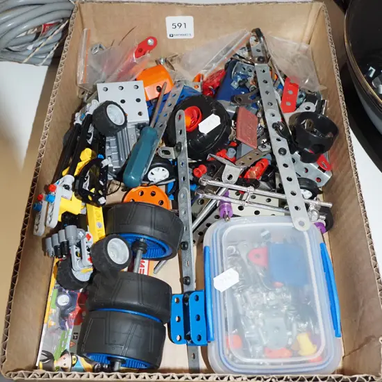 box; Meccano