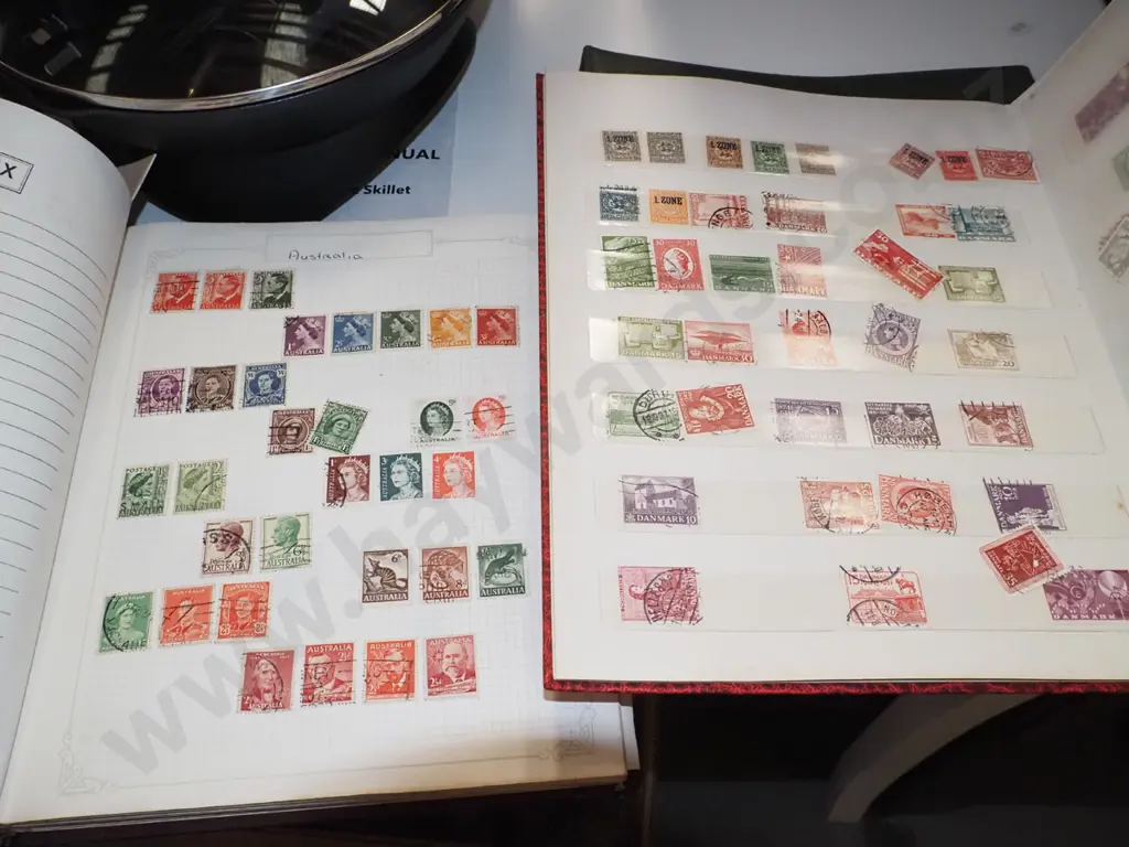 3x stamp albums Image 1++
