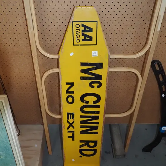 McCunn road sign