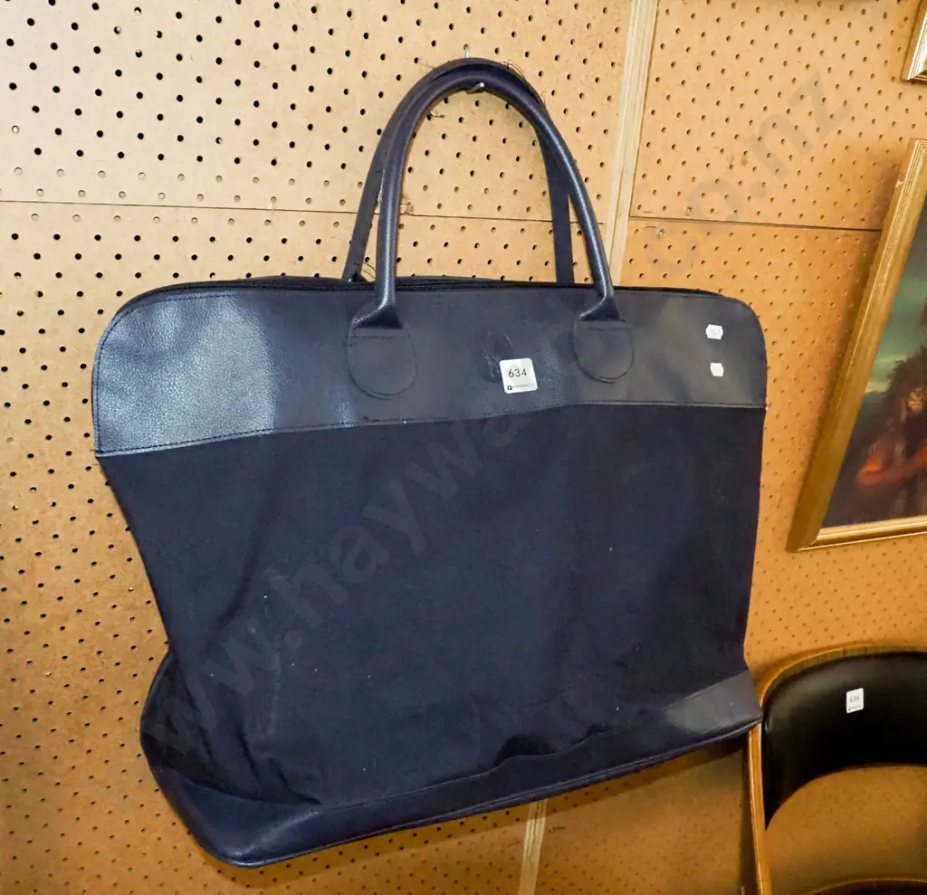 holdall Image 1++