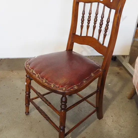 mahogany spindle back vinyl dining chair