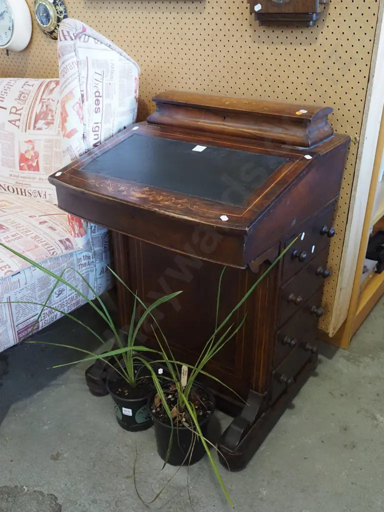 Victorian walnut Davenport desk with inlaid top & stringing to edge, lift up lidded compartment  Image 1++