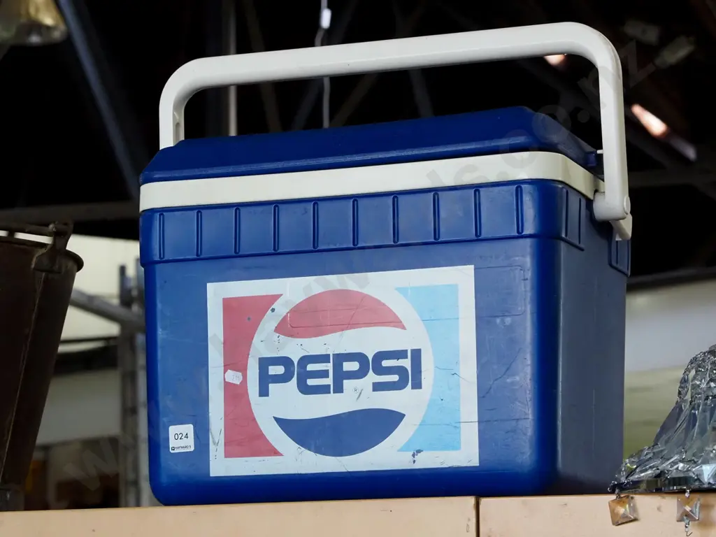 Pepsi chilly bin Image 1++
