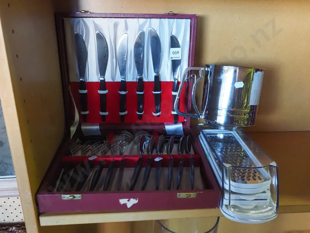 cased cutlery, flower sifter, cheese graters Image 1++