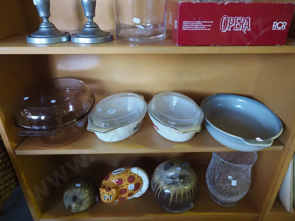 Pyrex baking dish, large Temuka pottery dish Image 1++