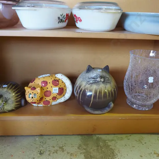 cat figurines, piggy bank, glass vase H-240