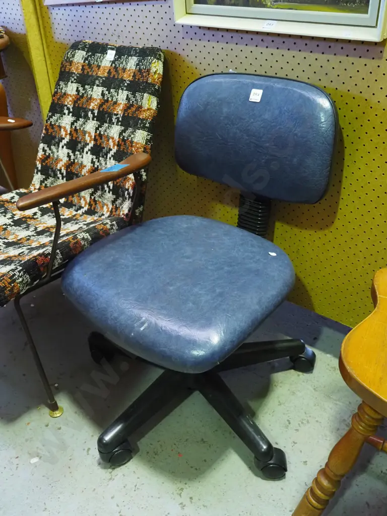 blue vinyl office chair Image 1++