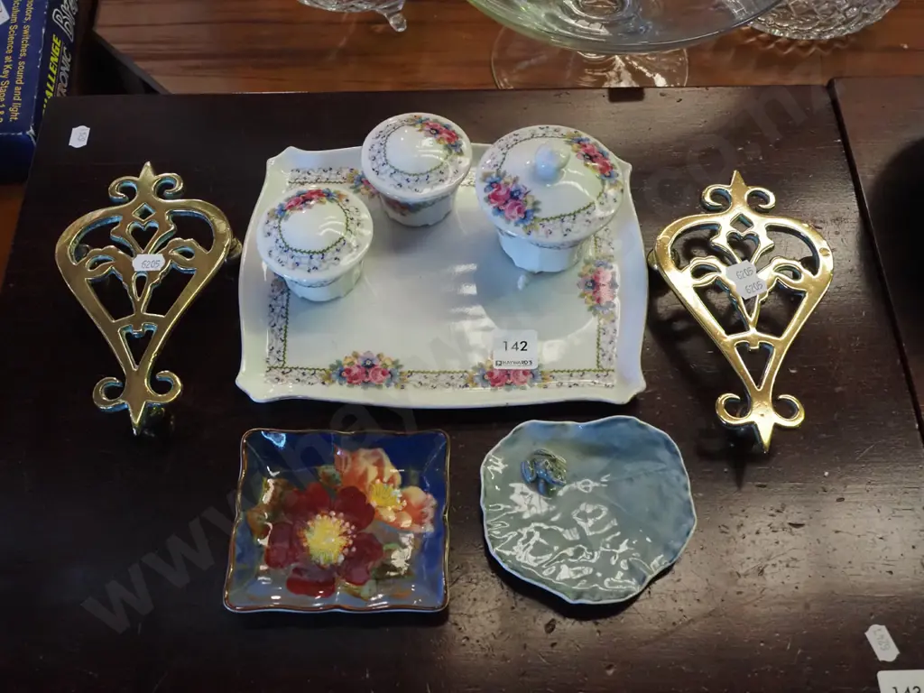 2x brass trivets, pin dishes, dressing table set etc Image 1++