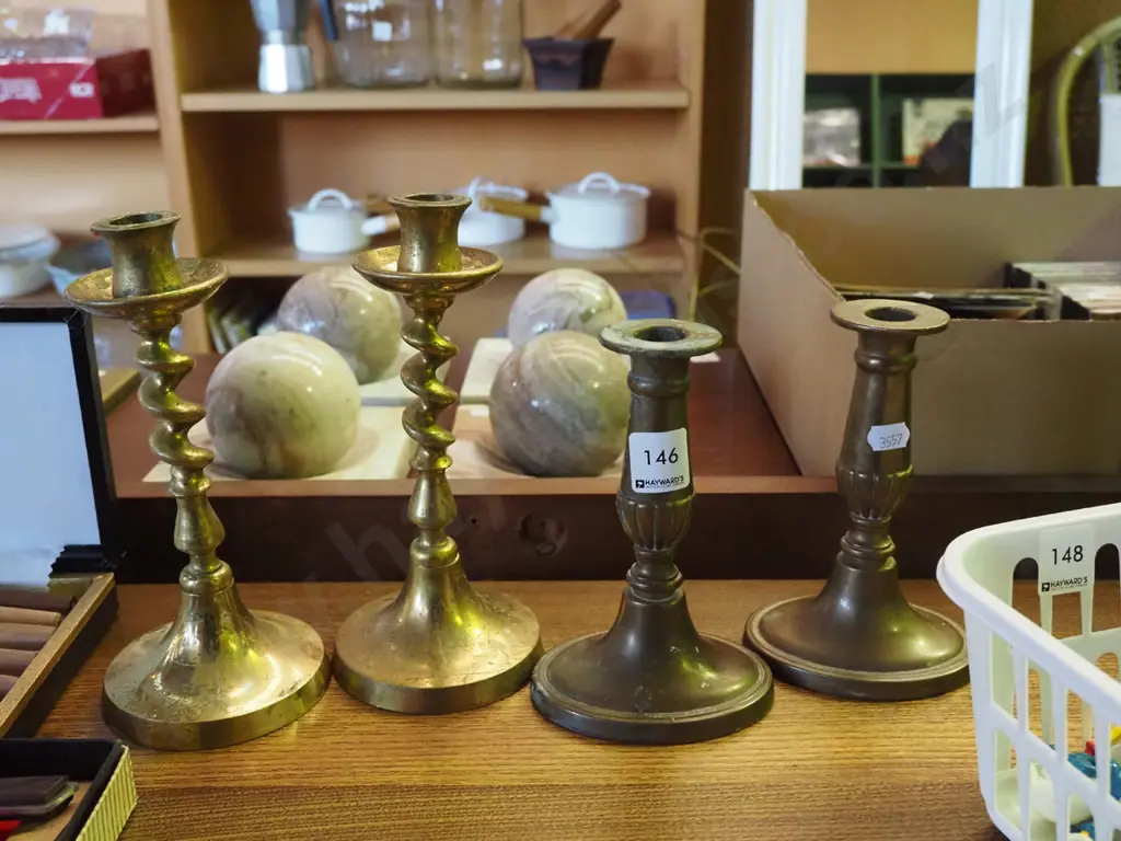4x brass candlesticks Image 1++