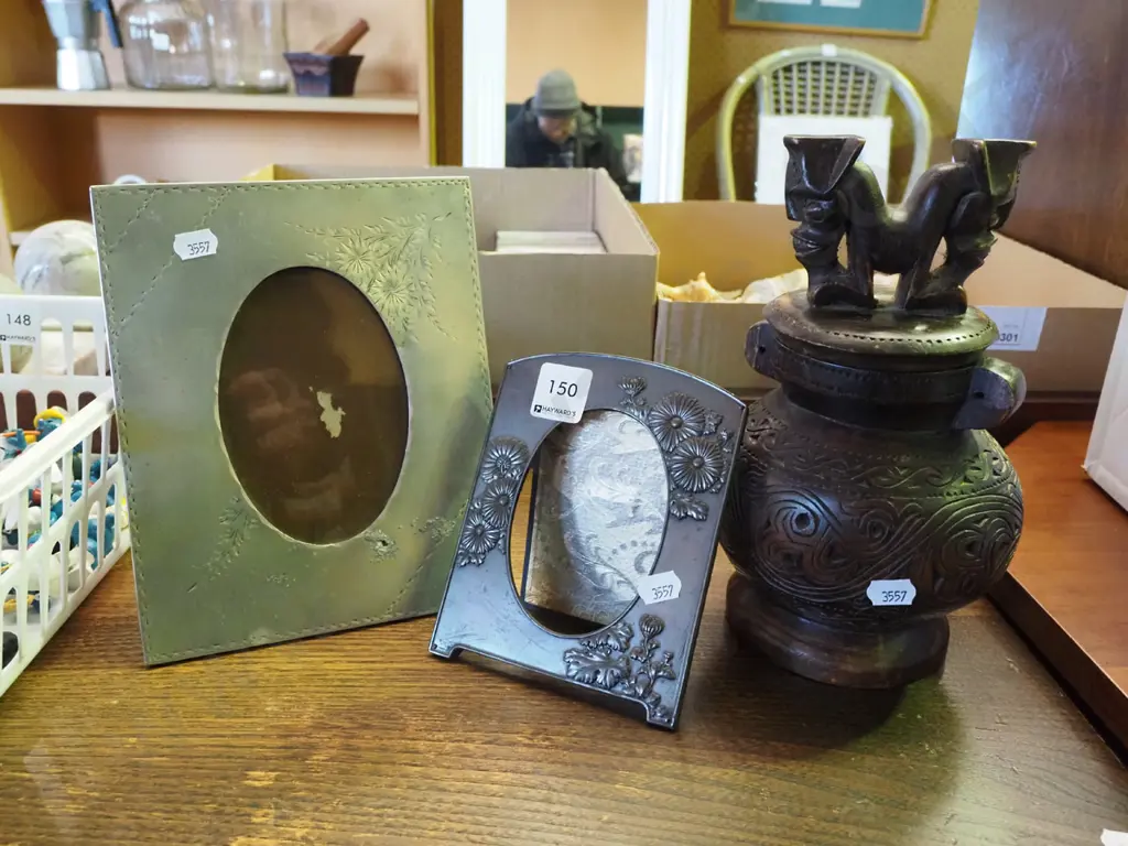 2x picture frames, carved wooden temple jar Image 1++
