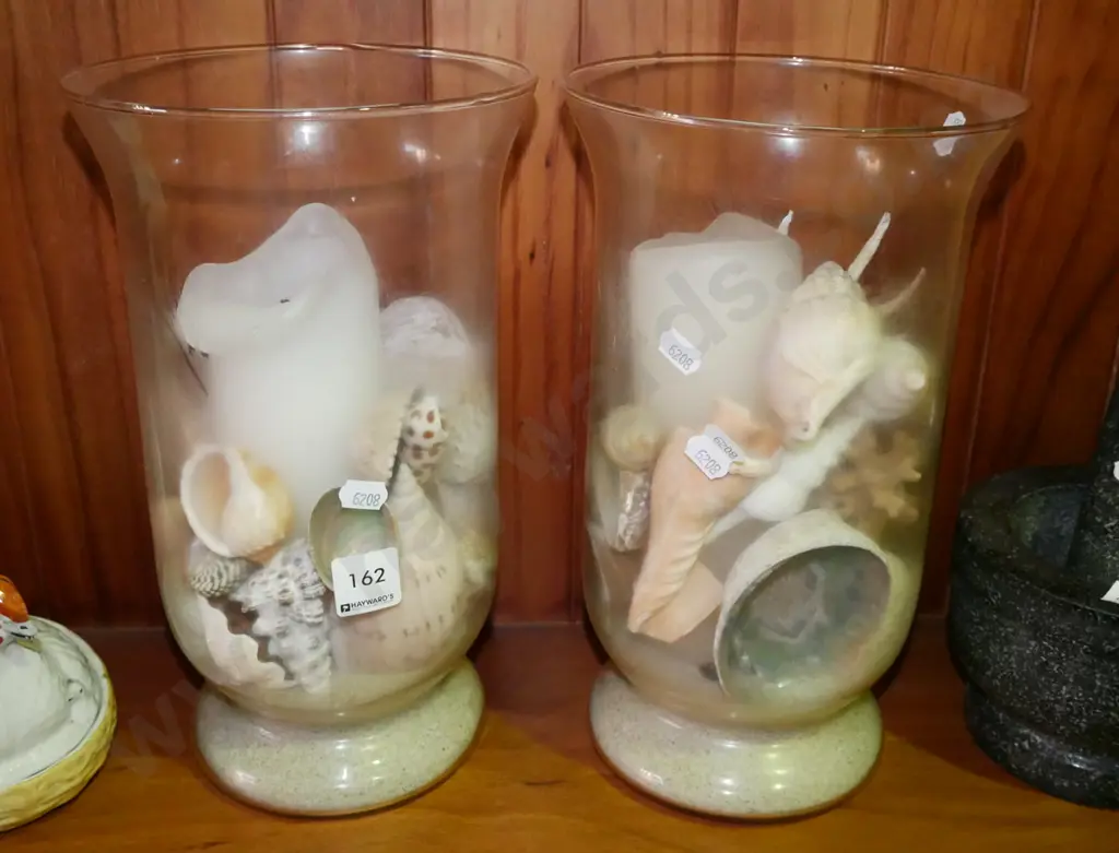 2x glass vases with candlesticks and seashells H-300 Image 1++