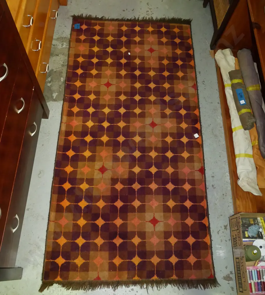 mid-century patterned floor rug L-1800 W-920 Image 1++