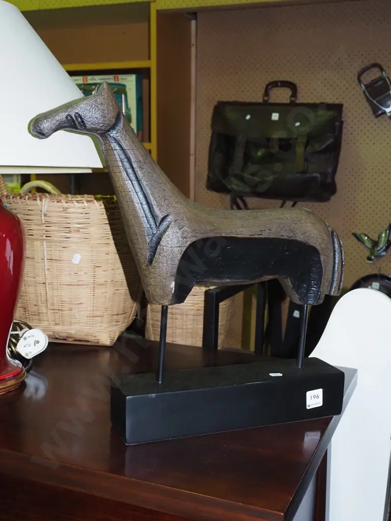 carved wooden horse figurine H-430 Image 1++