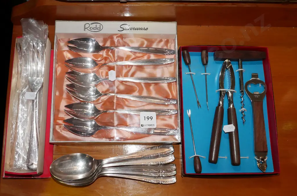 cased cutlery, bar set Image 1++