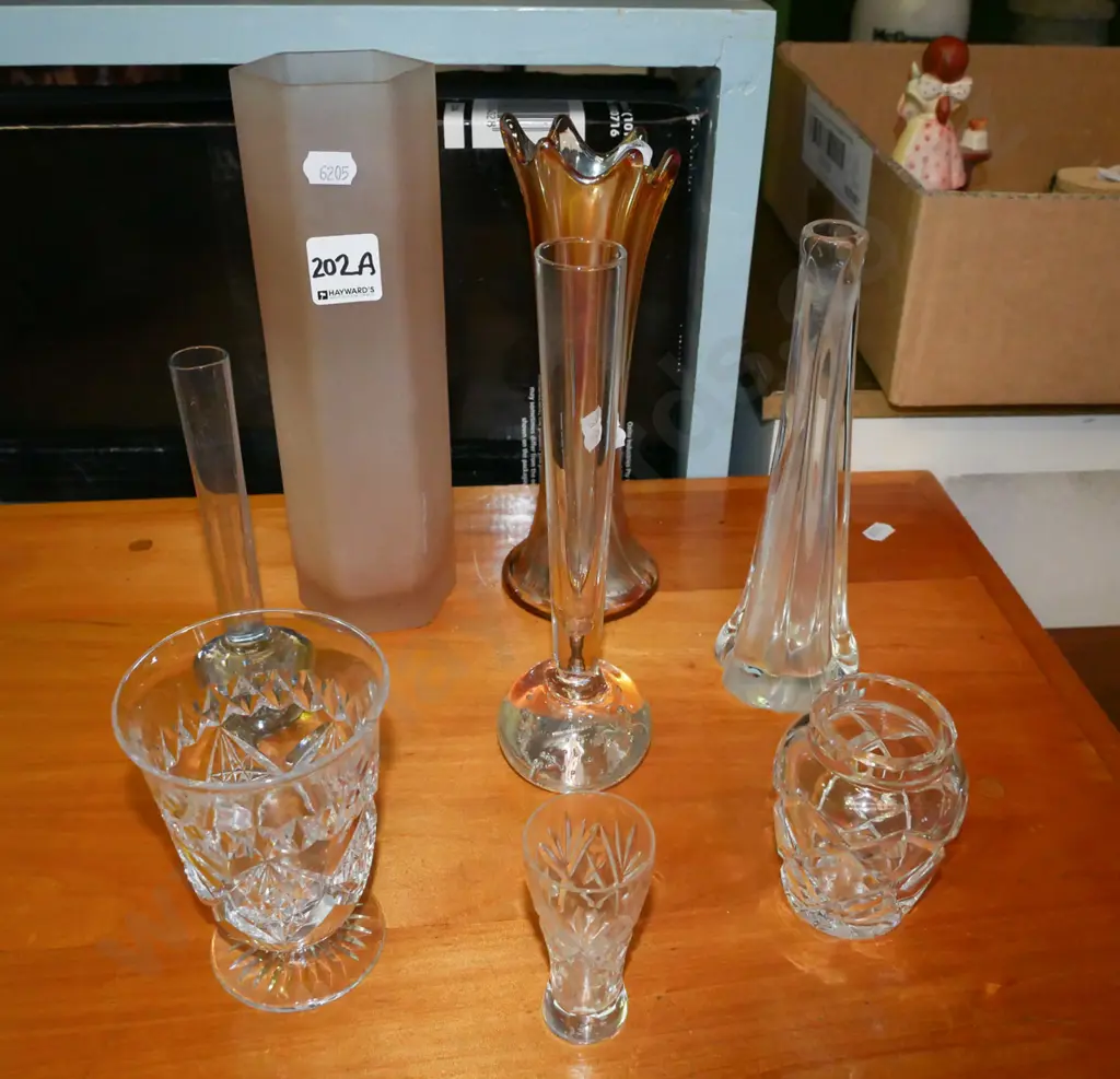 assorted glass and crystal vases Image 1++