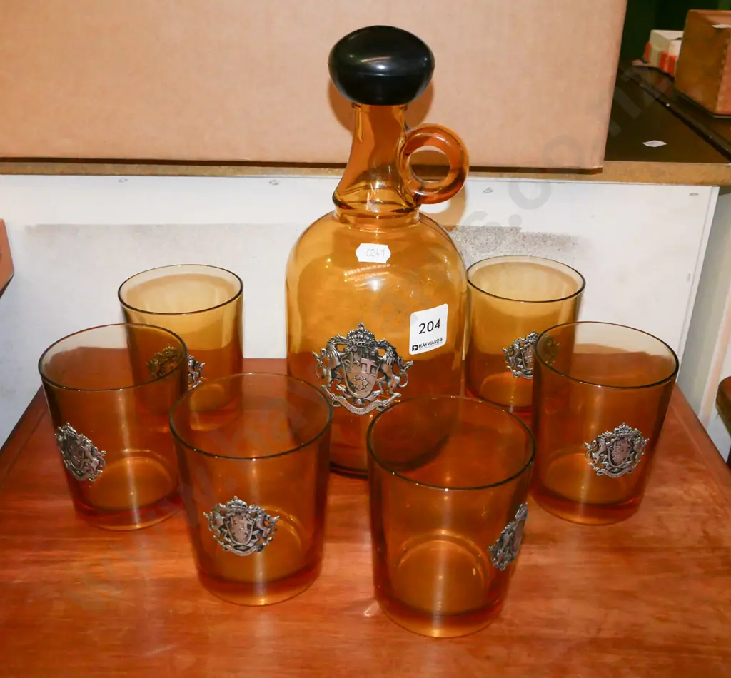 amber glass decanter set with coat of arms in relief, 6 matching tumblers Image 1++