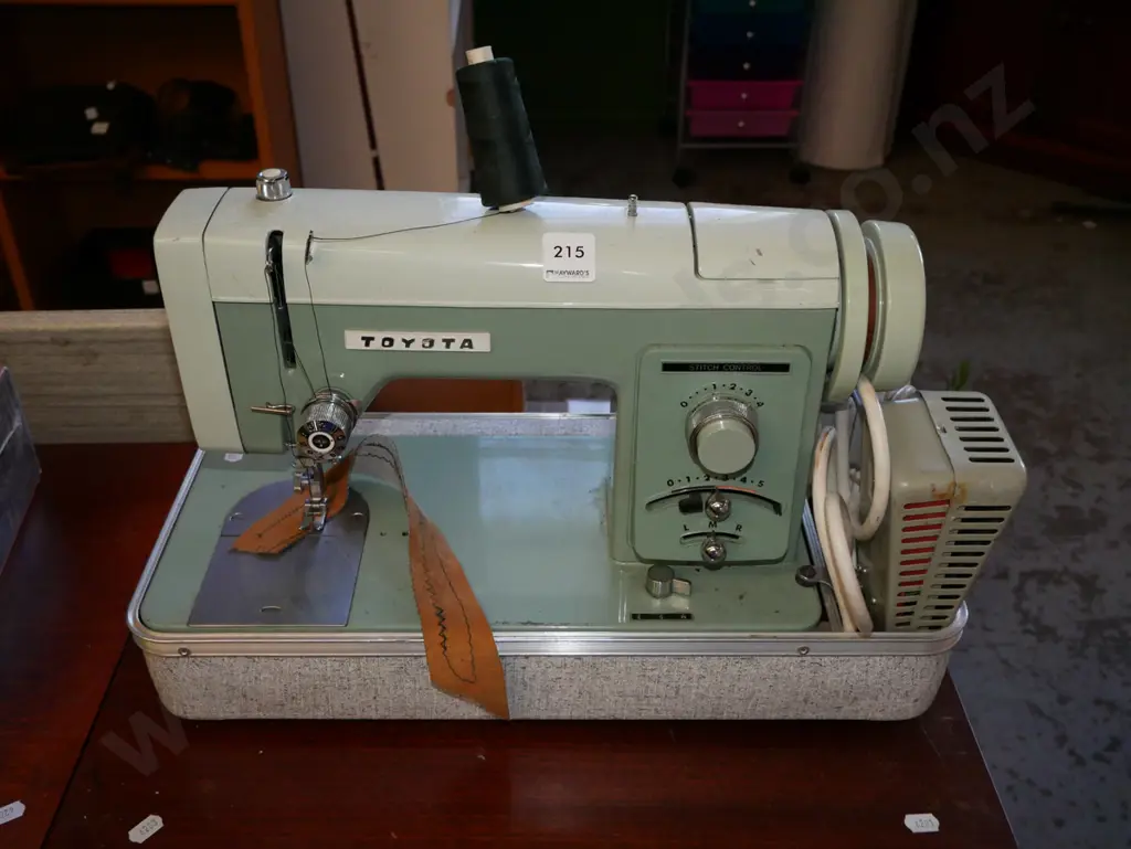 Toyota sewing machine Image 1++