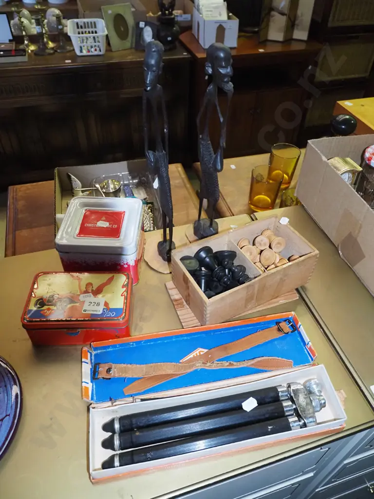 figurines, tins, chess pieces etc Image 1++