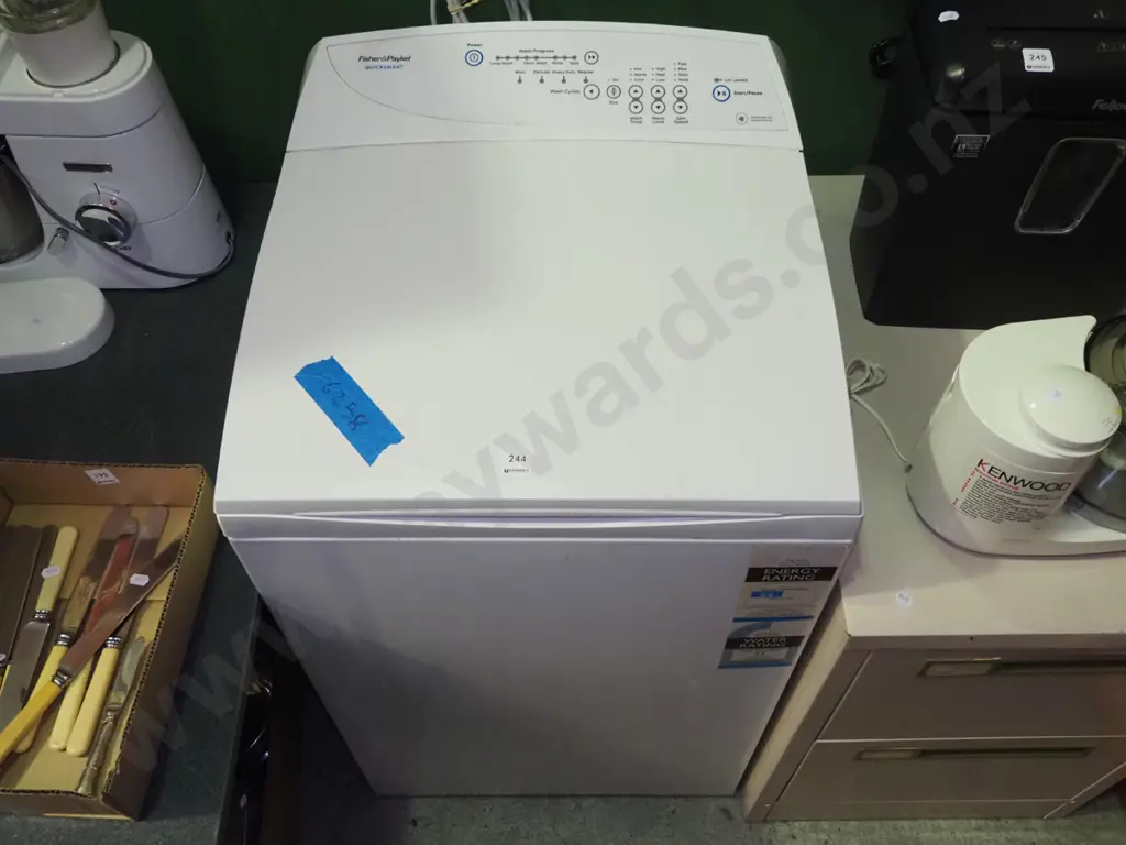 F&P Quicksmart top load washing machine Image 1++