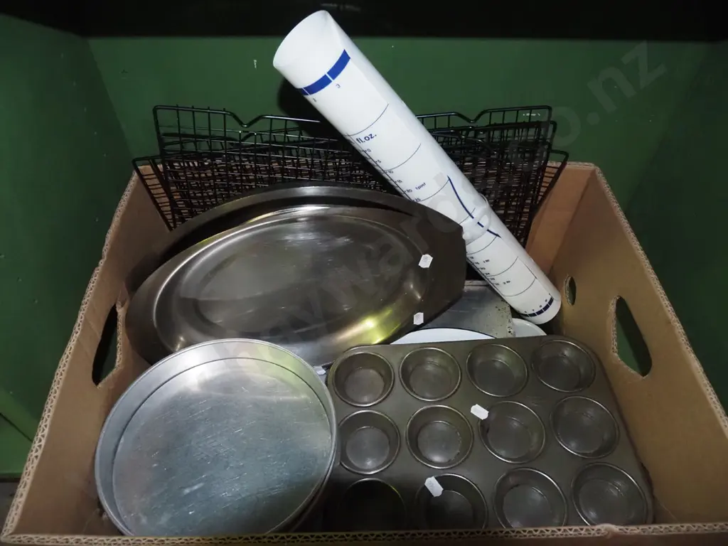 box; muffin trays, baking trays, cooling rack etc Image 1++