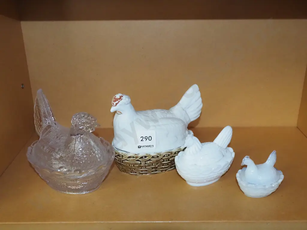 4x chicken themed lidded canisters Image 1++