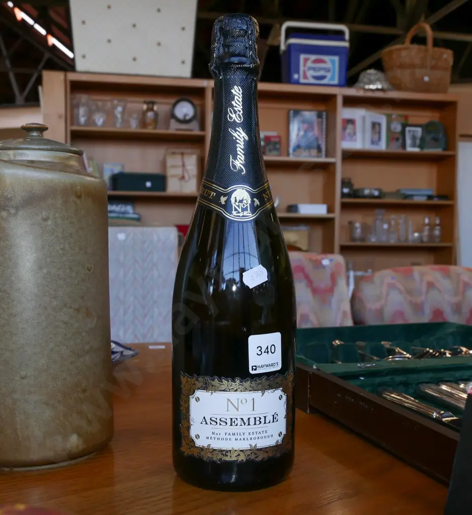 bottle of No. 1 Assemble sparkling wine Image 1++