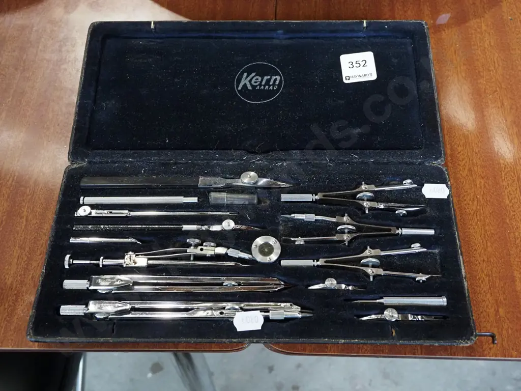 Kern protractor set Image 1++