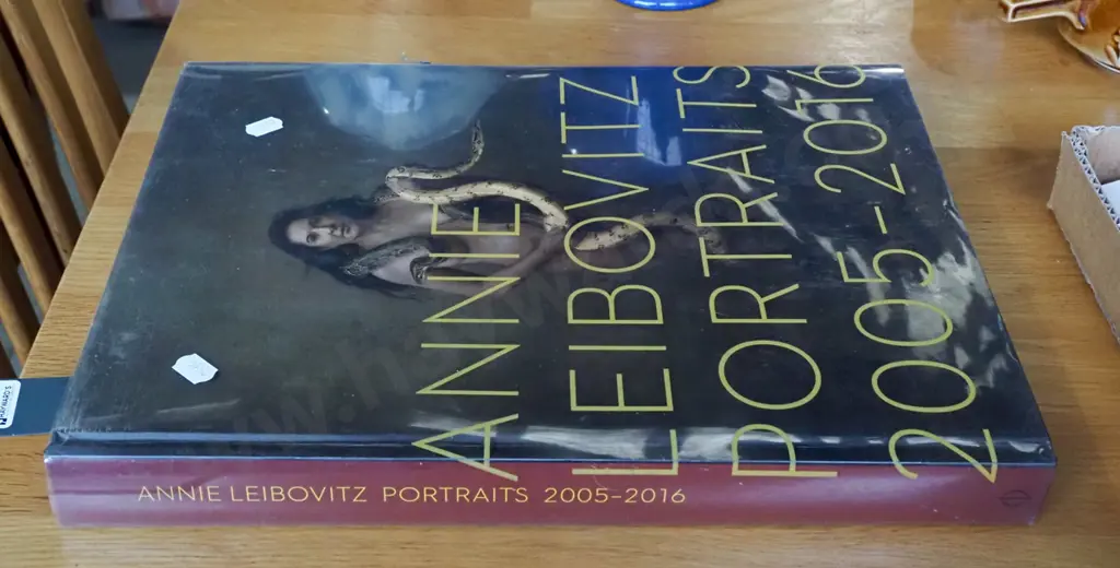 Annie Leibovitz coffee table book -  portraits Image 1++