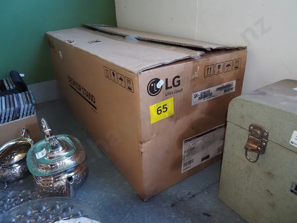LG TV as new desk top stand Image 1++