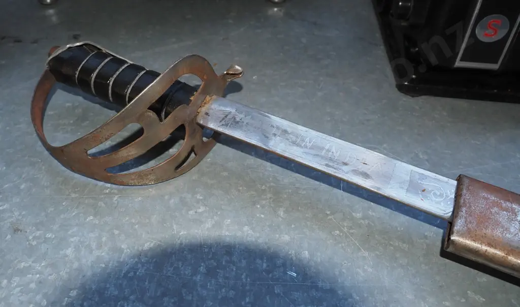 Indian ceremonial sword and sheath Image 1++