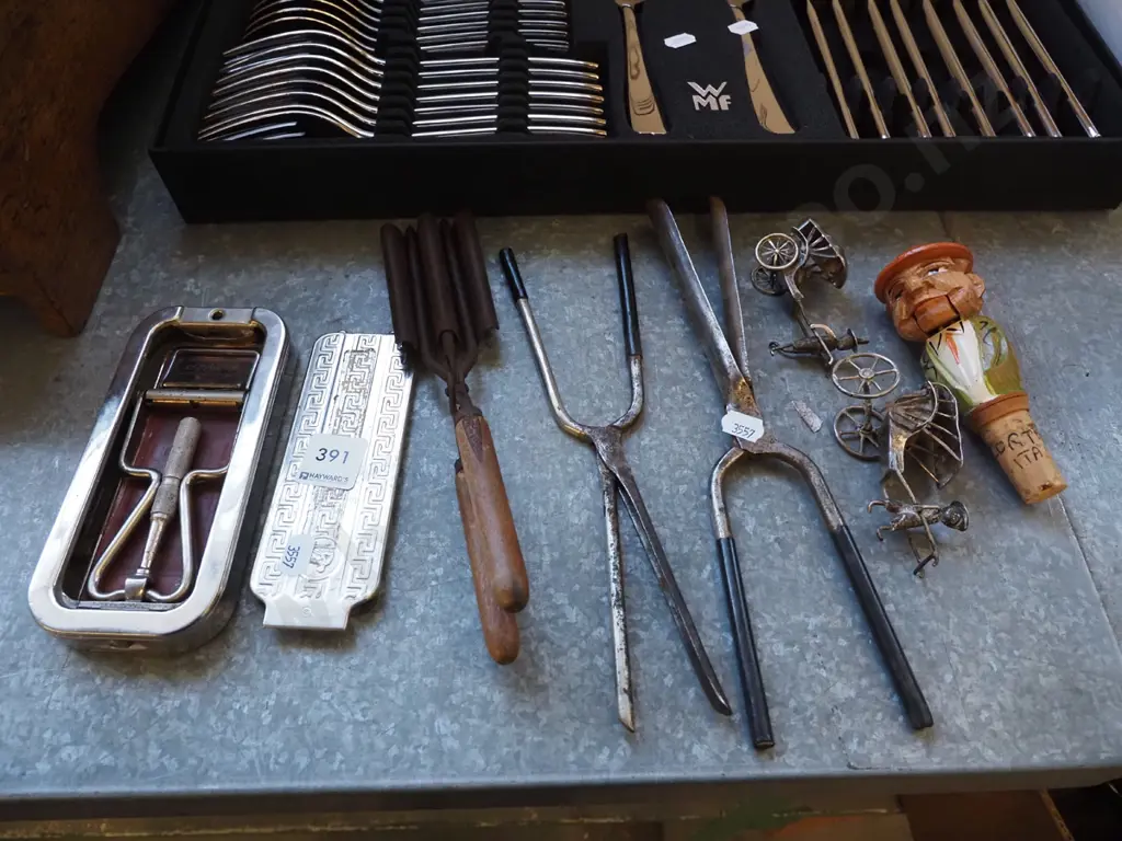 vintage Rolls razor, hair tongs, novelty cork etc Image 1++
