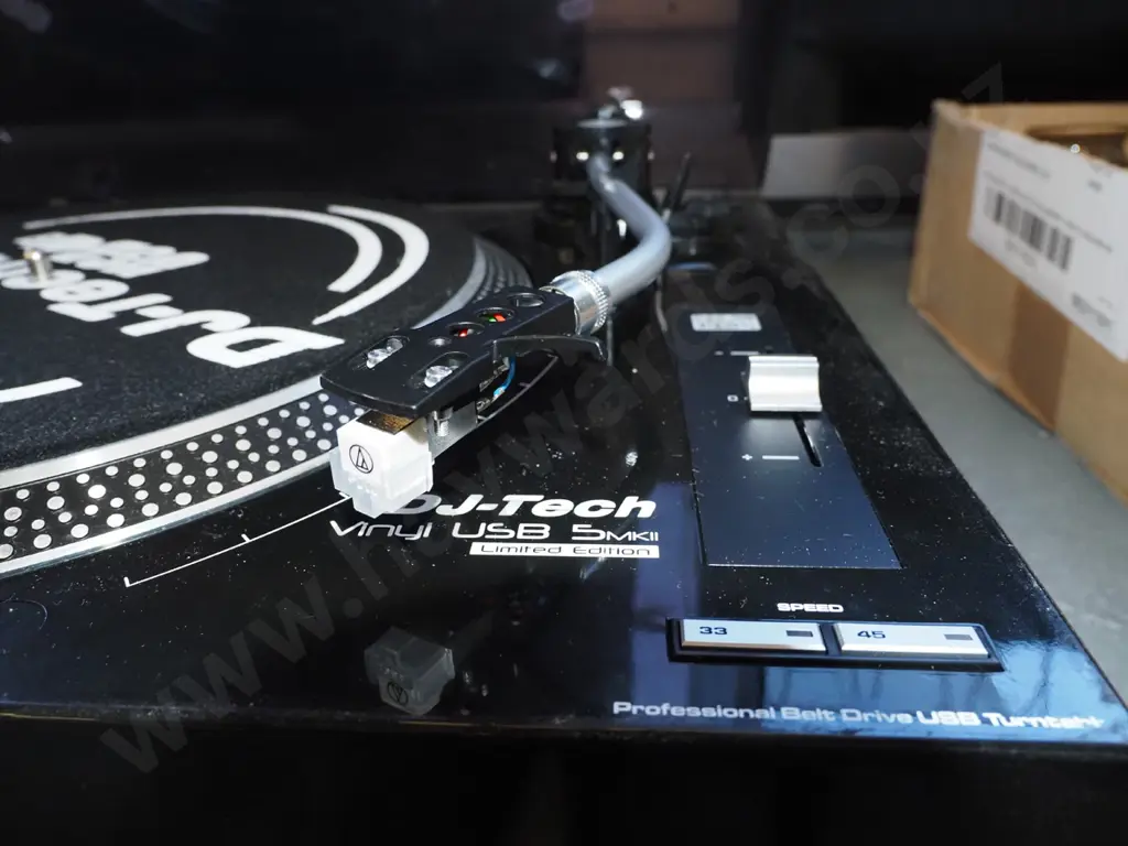 DJ Tec turntable Image 1++