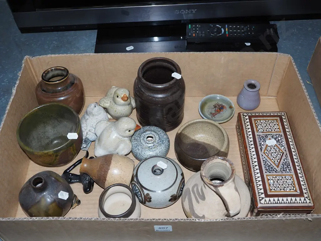 box; bird figurines, pottery dishes, shell inlaid box etc Image 1++