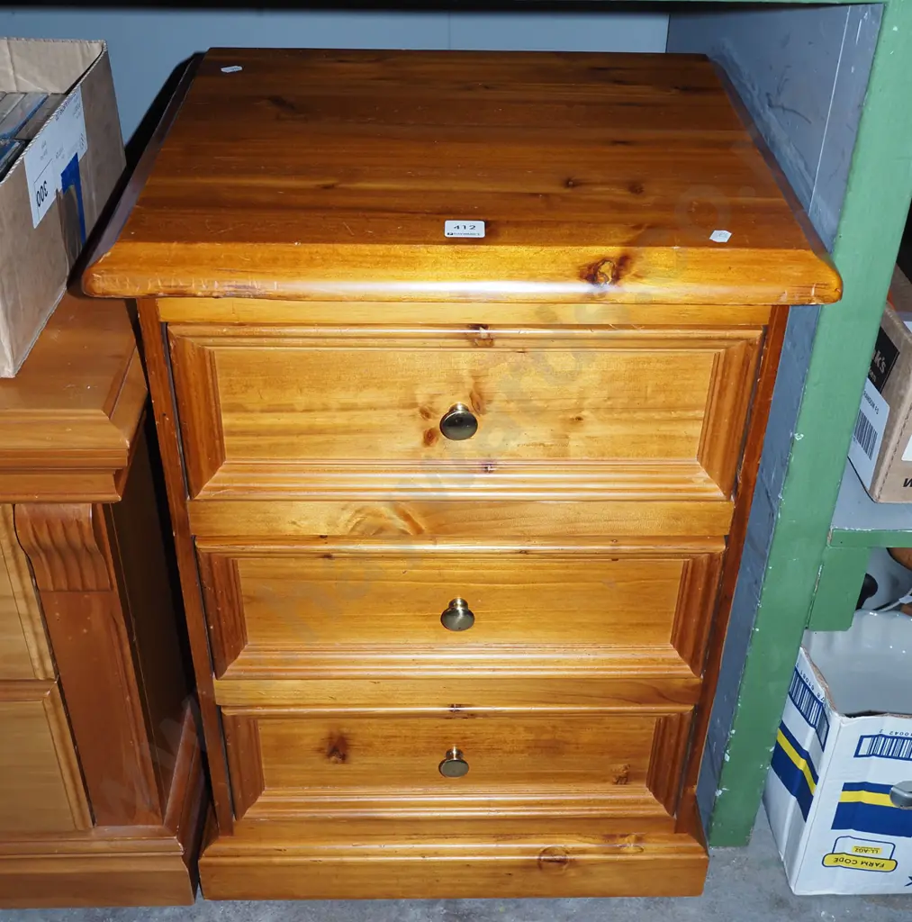 solid pine 3 drawer bedside cabinet Image 1++