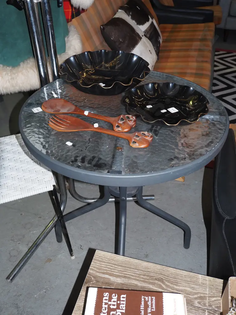 small glass top patio table Image 1++