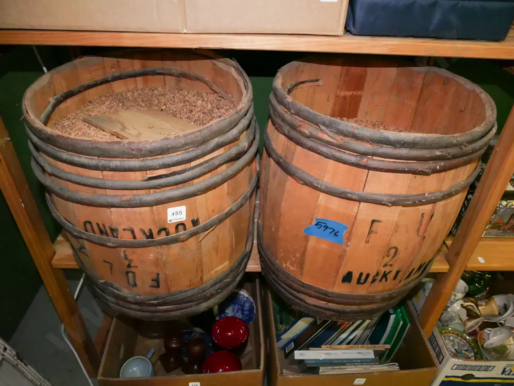 2x vintage barrels of crushed cork Image 1++