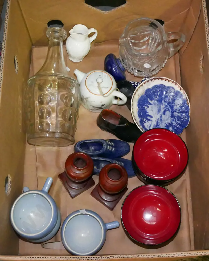 box; lacquer bowls, ornamental shoes, cut crystal jug etc Image 1++