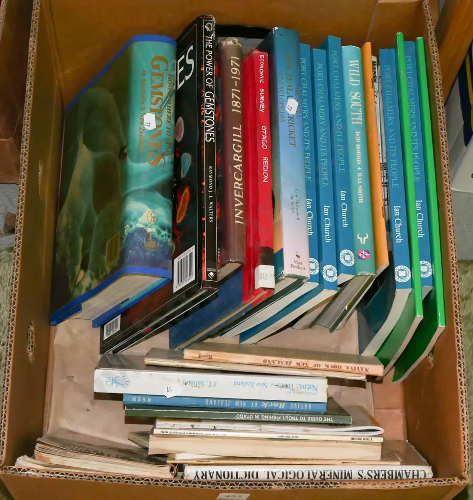 box of books Image 1++