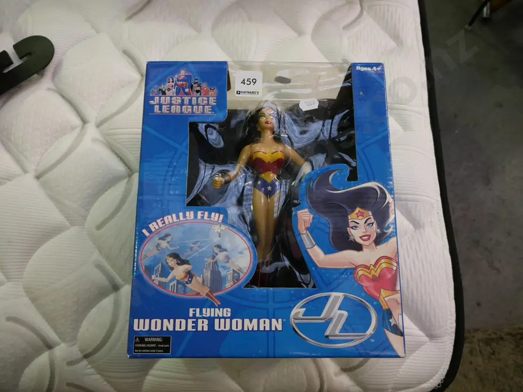 box; Justice League flying Wonder Woman figurine Image 1++