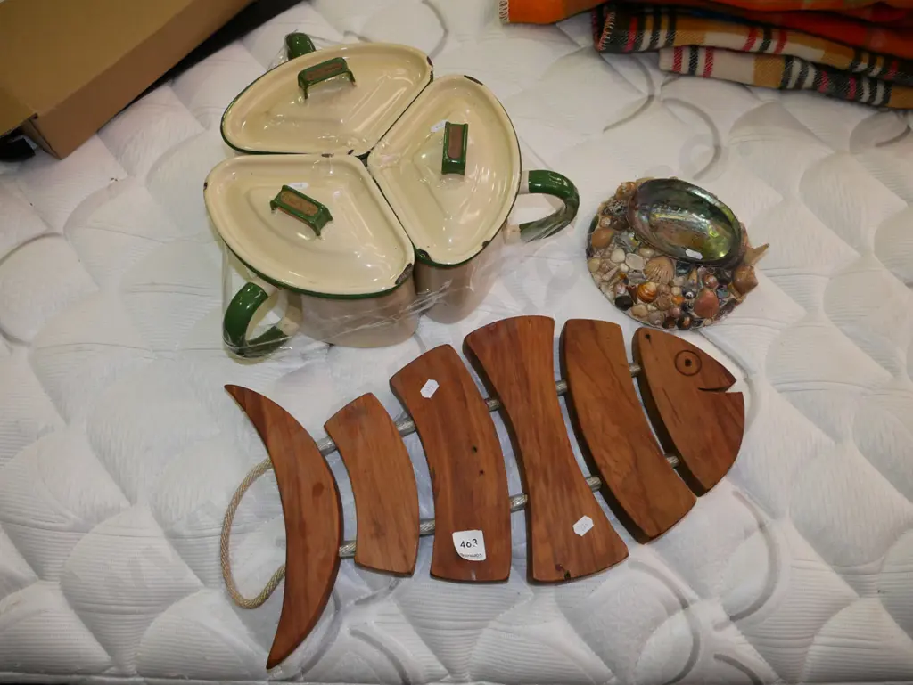 shelf; shell ashtray, fish serving platter, Judgeware enamel 3 part pot Image 1++